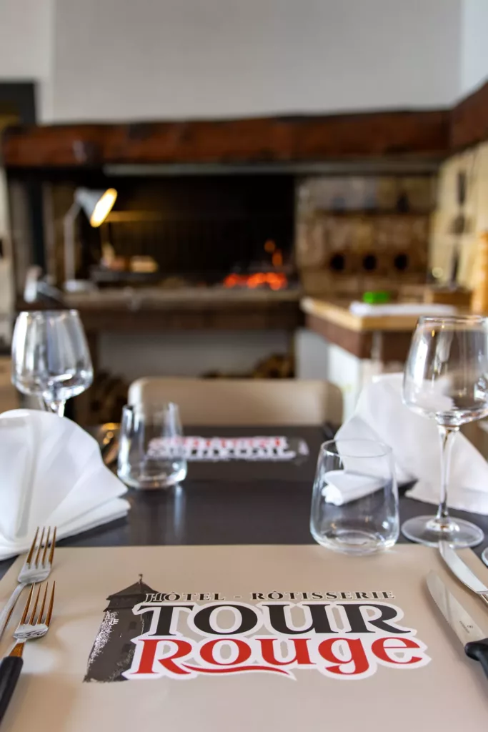 Restaurant-hotel-Tour-Rouge-1