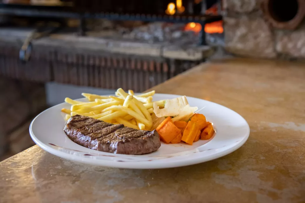 Restaurant-hotel-Tour-Rouge-10