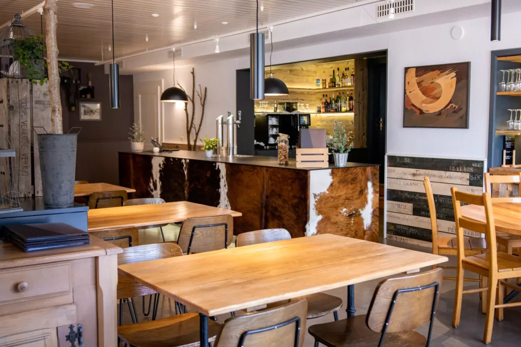 Restaurant-hotel-Tour-Rouge-15