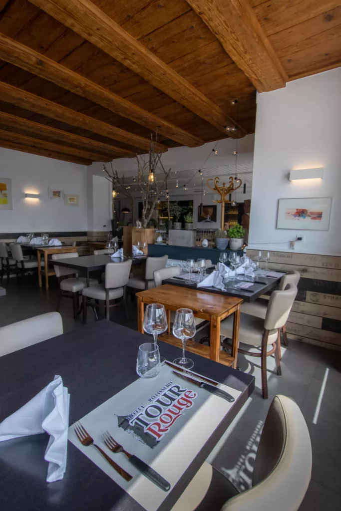 Restaurant-hotel-Tour-Rouge-3